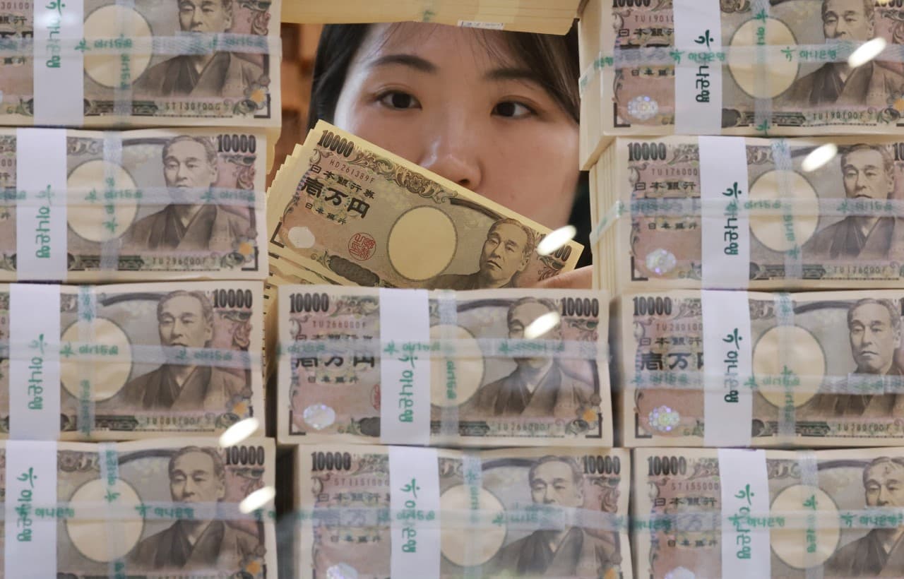 تضعیف ین و احتمال مداخله ژاپن در بازار